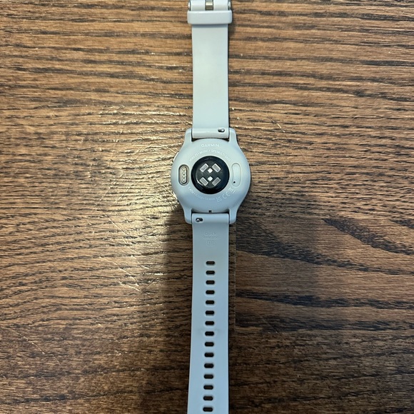 Garmin Venu 2S GPS Smartwatch - Picture 5 of 6